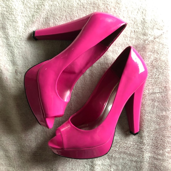 Shoes - Hot pink heels